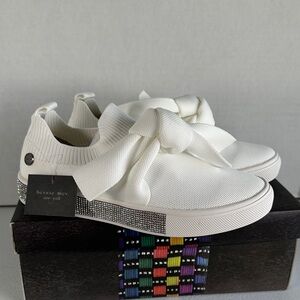 bernie mev. White Slip-On Knit Sneakers with Bow. Brand New